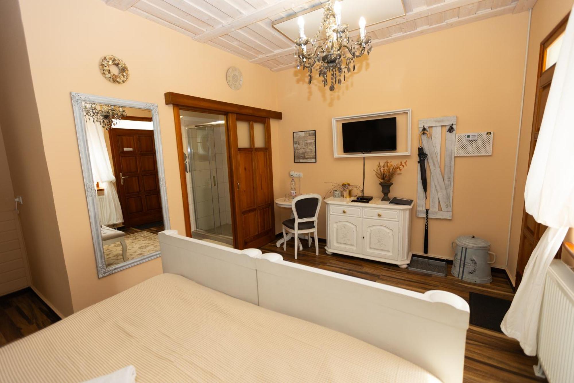 Videki Porta Hotel Herend Ngoại thất bức ảnh